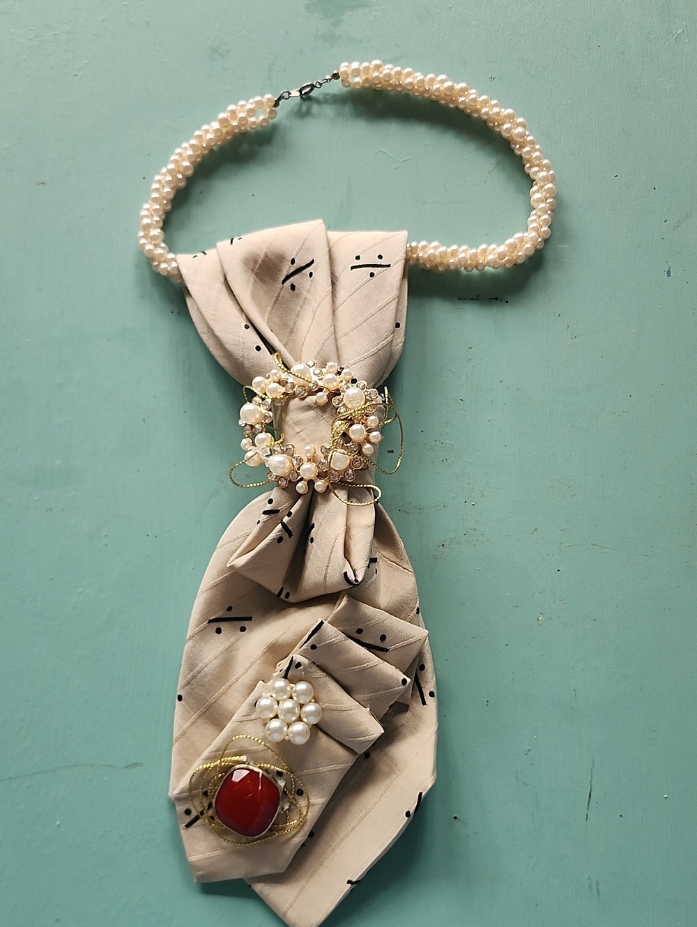 Pearl Necklace Scarf Accessory with Beige Silk and Decorative Brooches